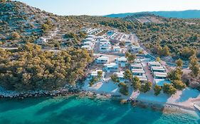 Oi Concept Village Buqez & Vita